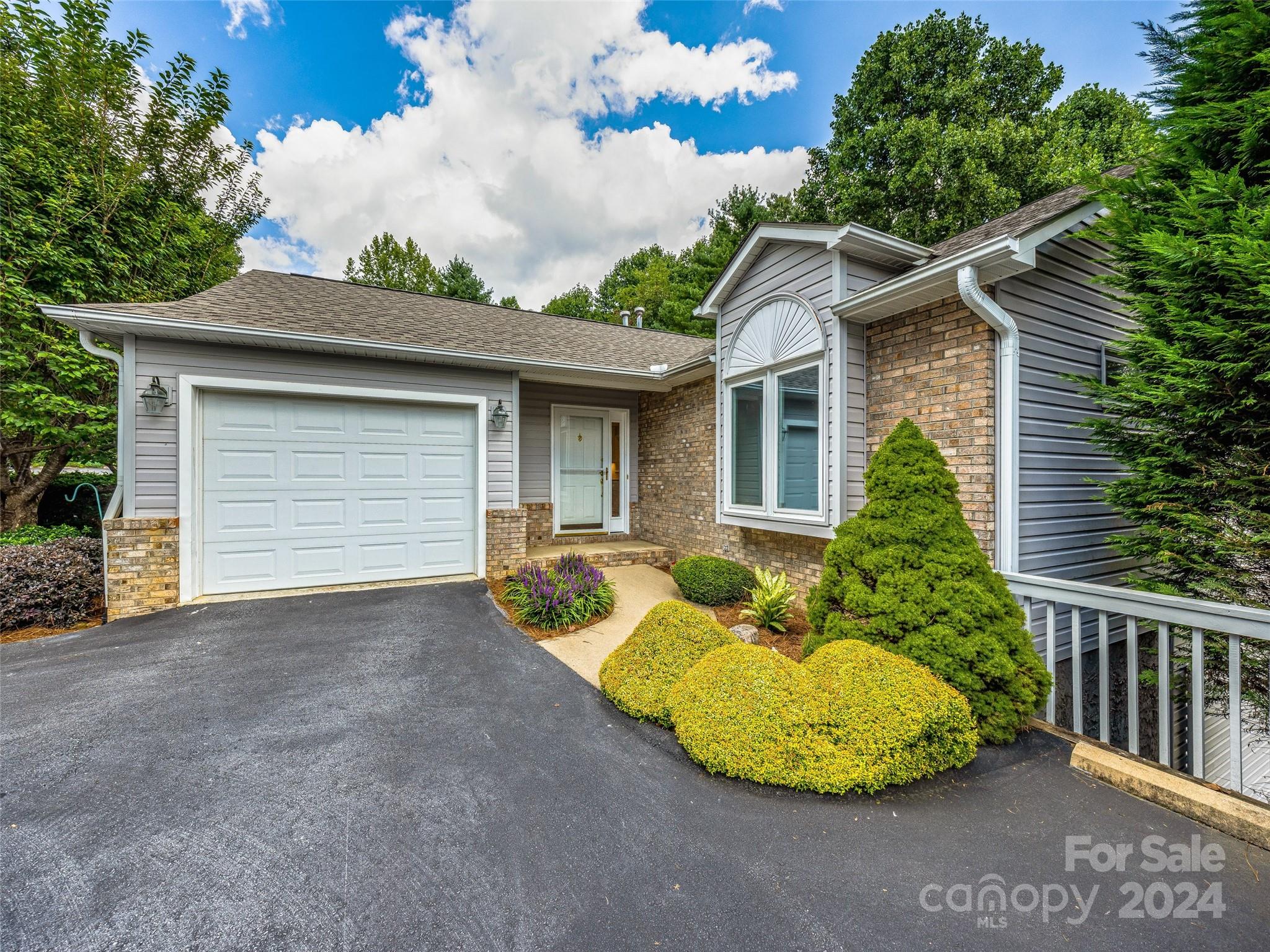 Titleist Way, Hendersonville, NC 28739