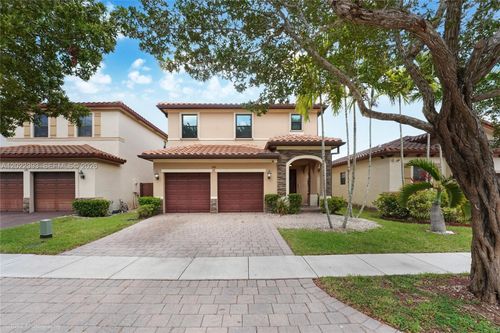 589 W 34th Ter, Homestead, FL, 33033 | Card Image