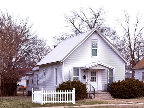 518 E Noleman St, Centralia, IL, 62801-3227 | Card Image