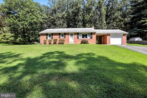 515 Hill Church Rd, BOYERTOWN, PA, 19512-8390 | Card Image