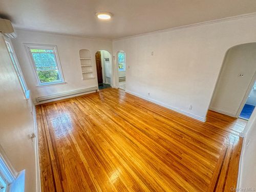 1-204 33rd Ave, Bayside, NY, 11361-1027 | Card Image