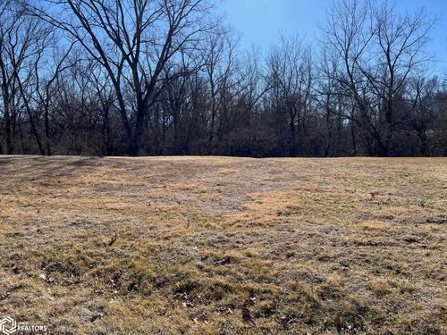 2815 Lesylvia St, Burlington, IA, 52601-2111 | Card Image