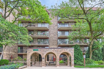 212 - 111 S Baybrook Drive, Condo with 2 bedrooms, 2 bathrooms and 2 parking in Palatine IL | Image 1