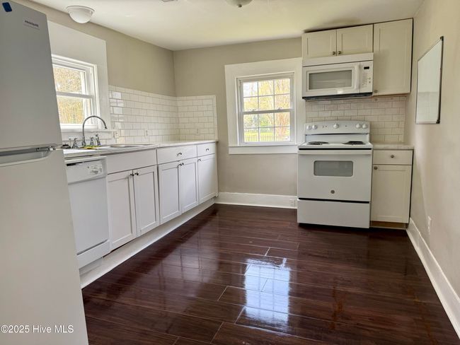 404 Second St, House other with 3 bedrooms, 2 bathrooms and null parking in Ayden NC | Image 9