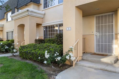 5-19124 Hamlin, Reseda, CA, 91335 | Card Image