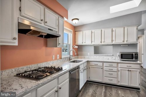 511 Madison Ave, BURLINGTON, NJ, 08016-1208 | Card Image