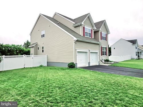 5 Moonlight Dr, Egg Harbor Township, NJ, 08234-4927 | Card Image