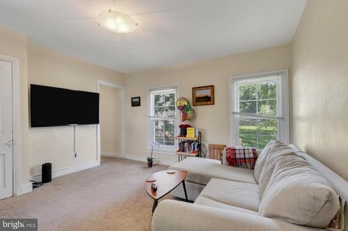 2r-350 Green Ln, PHILADELPHIA, PA, 19128-4708 | Card Image