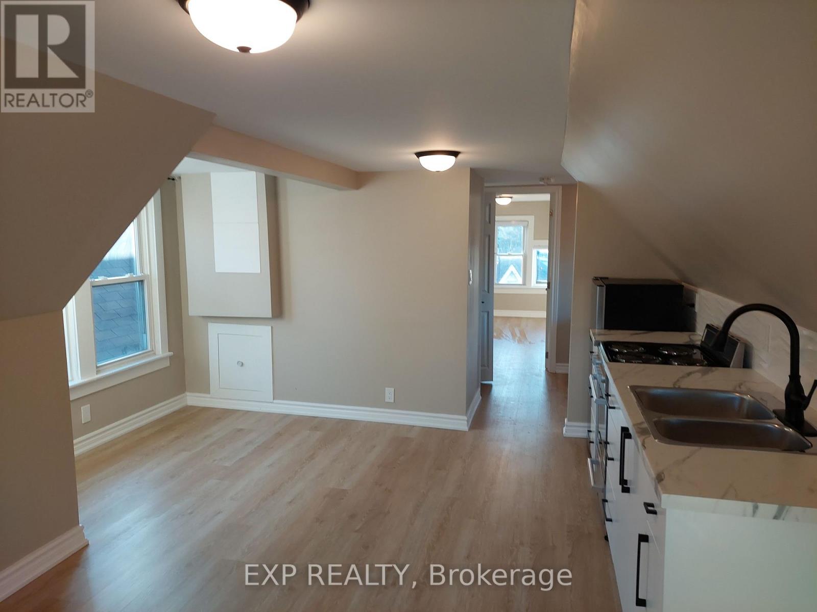 Residential Lease in Hamilton (Gibson) 2