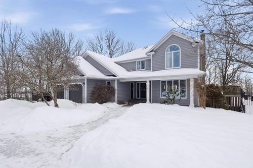 38 Sexton Crt, Falmouth, NS, B0P1P0 | Card Image