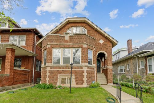 7544 S Ridgeland Ave, Chicago, IL, 60649-3907 | Card Image