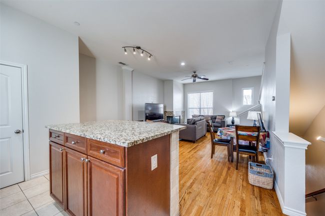 UNIT-16 - 13900 Noel Rd, Condo with 2 bedrooms, 2 bathrooms and null parking in Dallas TX | Image 12