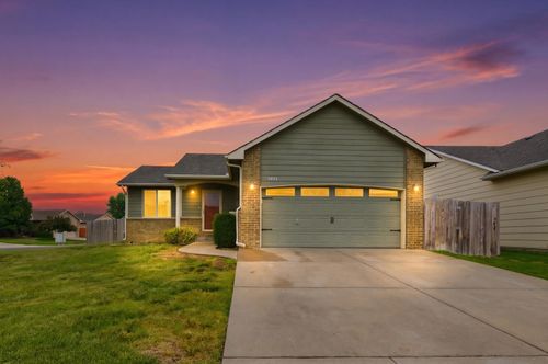 1679 S Lynnrae Ct, Wichita, KS, 67207-6557 | Card Image