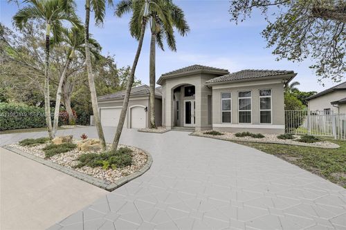 8006 N Savannah Cir, Davie, FL, 33328-3026 | Card Image