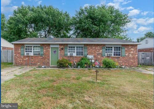 17 Bach Dr, NEWARK, DE, 19702-3027 | Card Image