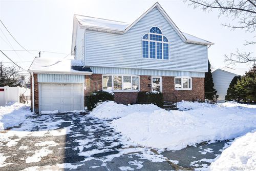 25 Westbury Ave, Plainview, NY, 11803-3413 | Card Image