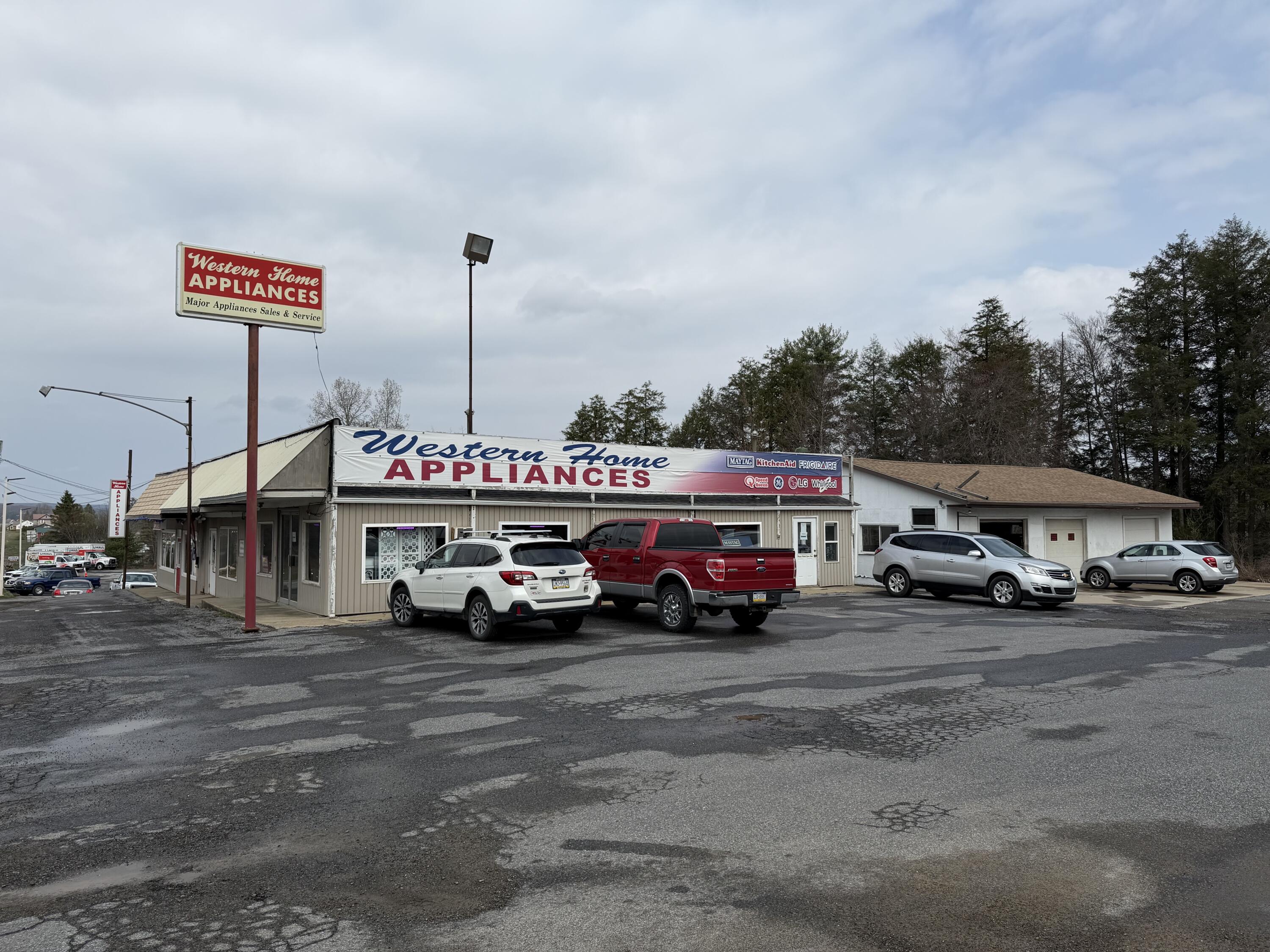 729 Saint Marys St, Saint Marys, PA 15857-2813