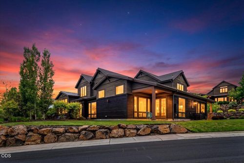 61333 Kindle Rock Loop, Bend, OR, 97702-3622 | Card Image