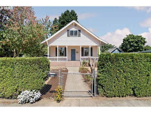 150 E Arlington St, Gladstone, OR, 97027-2406 | Card Image