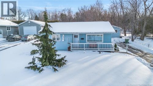 403 Gardiner St, Oromocto, NB, E2V1G4 | Card Image