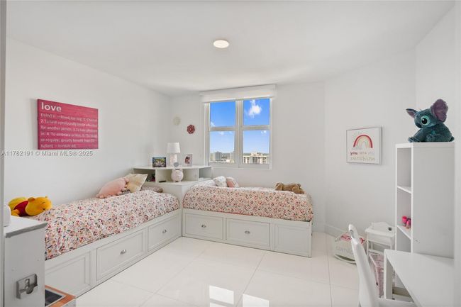 UNIT-2807 - 3301 Ne 183 Rd St, Condo with 3 bedrooms, 4 bathrooms and null parking in Aventura FL | Image 39