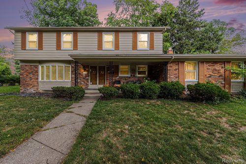 32058 Aline Dr, Warren, MI, 48093-1145 | Card Image