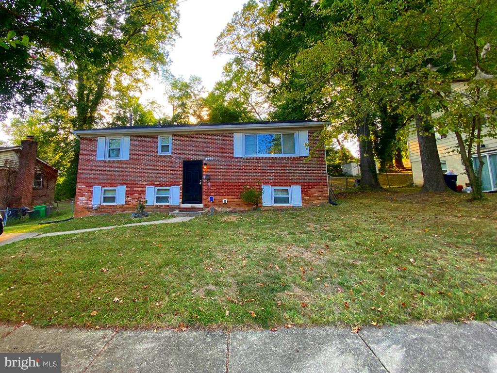 Canyon Dr, Capitol Heights, MD 20743