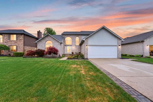 30098 Fairfield Dr, Chesterfield, MI, 48051-1796 | Card Image
