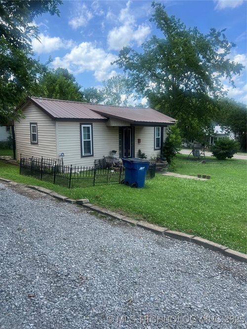 1025 N 5th St, McAlester, OK, 74501-3913 | Card Image