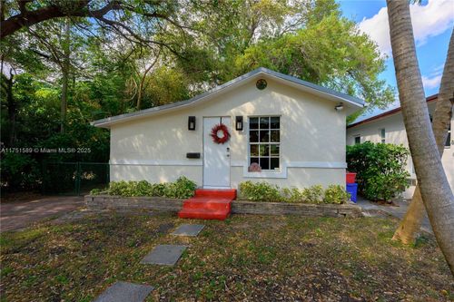 4916 Washington Dr, Coral Gables, FL, 33133-5651 | Card Image
