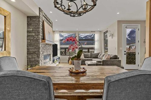 2-725 7 St, Canmore, AB, T1W2C3 | Card Image