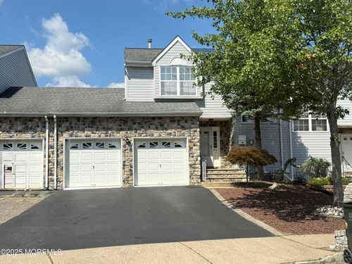 28 Warbler Rd, Marlboro, NJ, 07746-2513 | Card Image