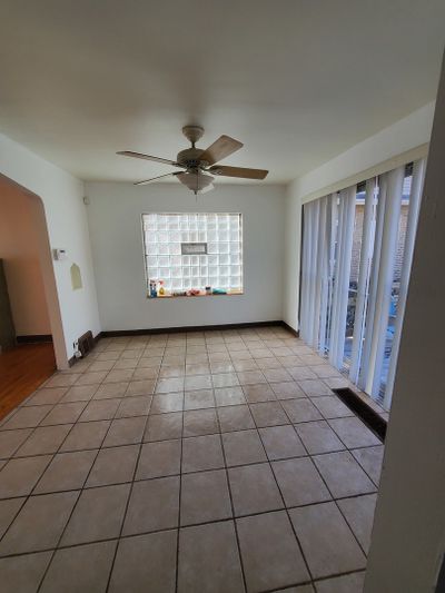 1714 W Beverly Glen Parkway, House other with 2 bedrooms, 1 bathrooms and 4 parking in Chicago IL | Image 2