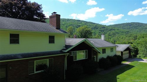 357 W Dover Rd, Pawling, NY, 12564-2117 | Card Image