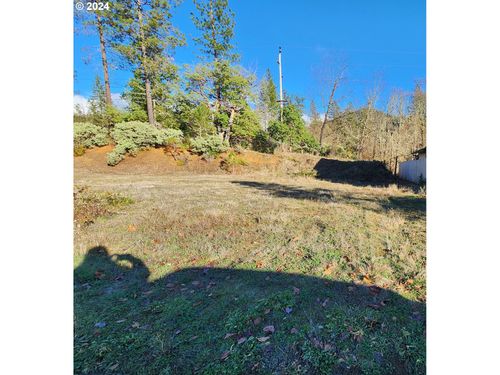 221 Cedar Ridge Dr, CaveJunction, OR, 97523 | Card Image