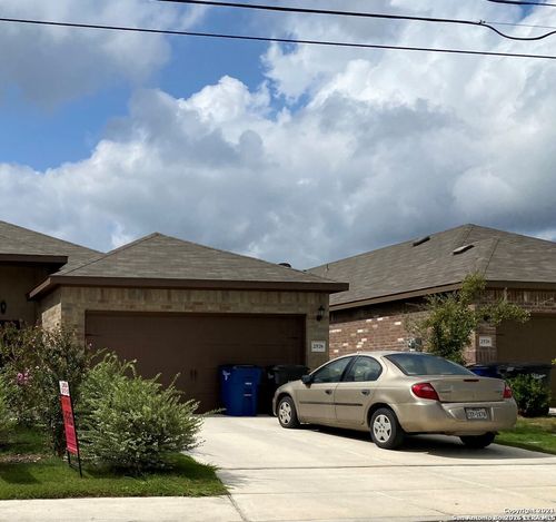 2578 Pahmeyer Rd, New Braunfels, TX, 78130-3933 | Card Image