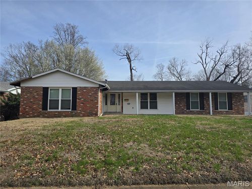 3655 Seville Dr, Florissant, MO, 63033-2853 | Card Image