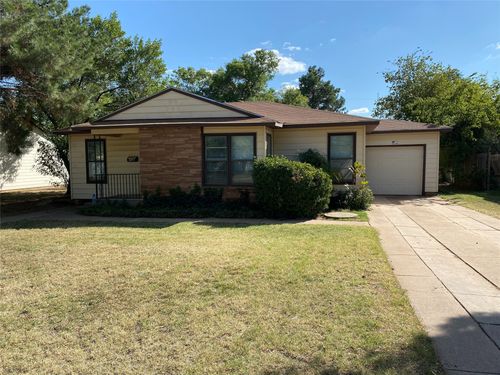 2371 Moore St, Abilene, TX, 79605-7141 | Card Image