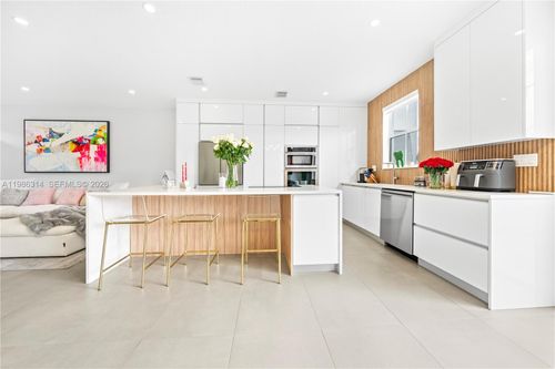 7827 Nw 116th Ave, Doral, FL, 33178-1514 | Card Image