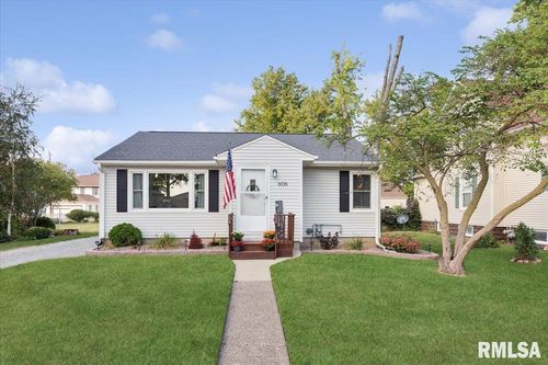 808 Fulton St, Grand Mound, IA, 52751-7712 | Card Image