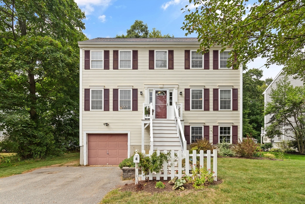 Goss Ave, Amesbury, MA 01913