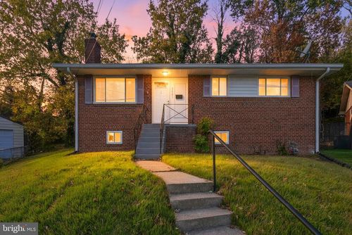 3001 Fairhill Ct, SUITLAND, MD, 20746-2301 | Card Image