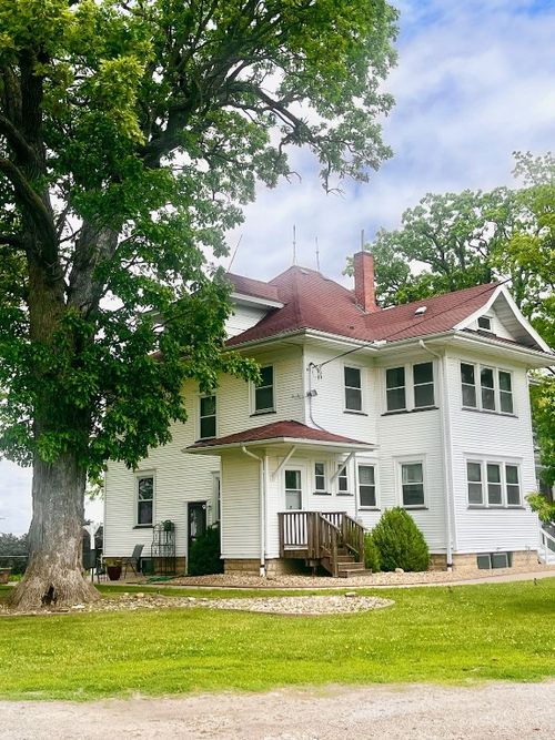 527 Swisher View Dr Sw, Swisher, IA, 52338-9539 | Card Image