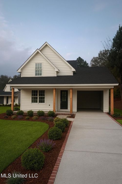 102 Autumnwood Cv, Batesville, MS, 38606-2623 | Card Image