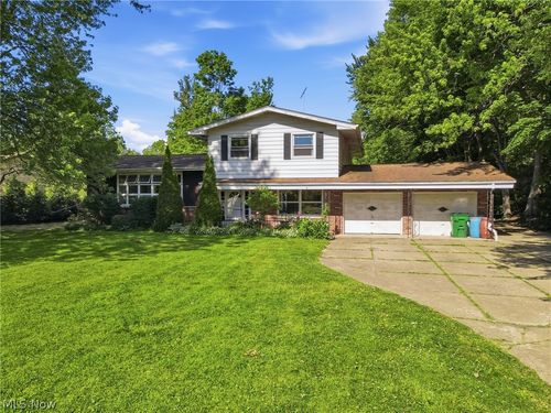 2648 River Rd, Willoughby Hills, OH, 44094-9401 | Card Image