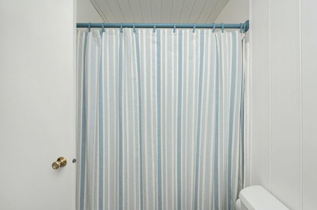 Hall Bath | Image 30