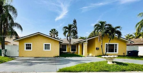 1-233 Ne 199th Ter, Miami, FL, 33179-2933 | Card Image