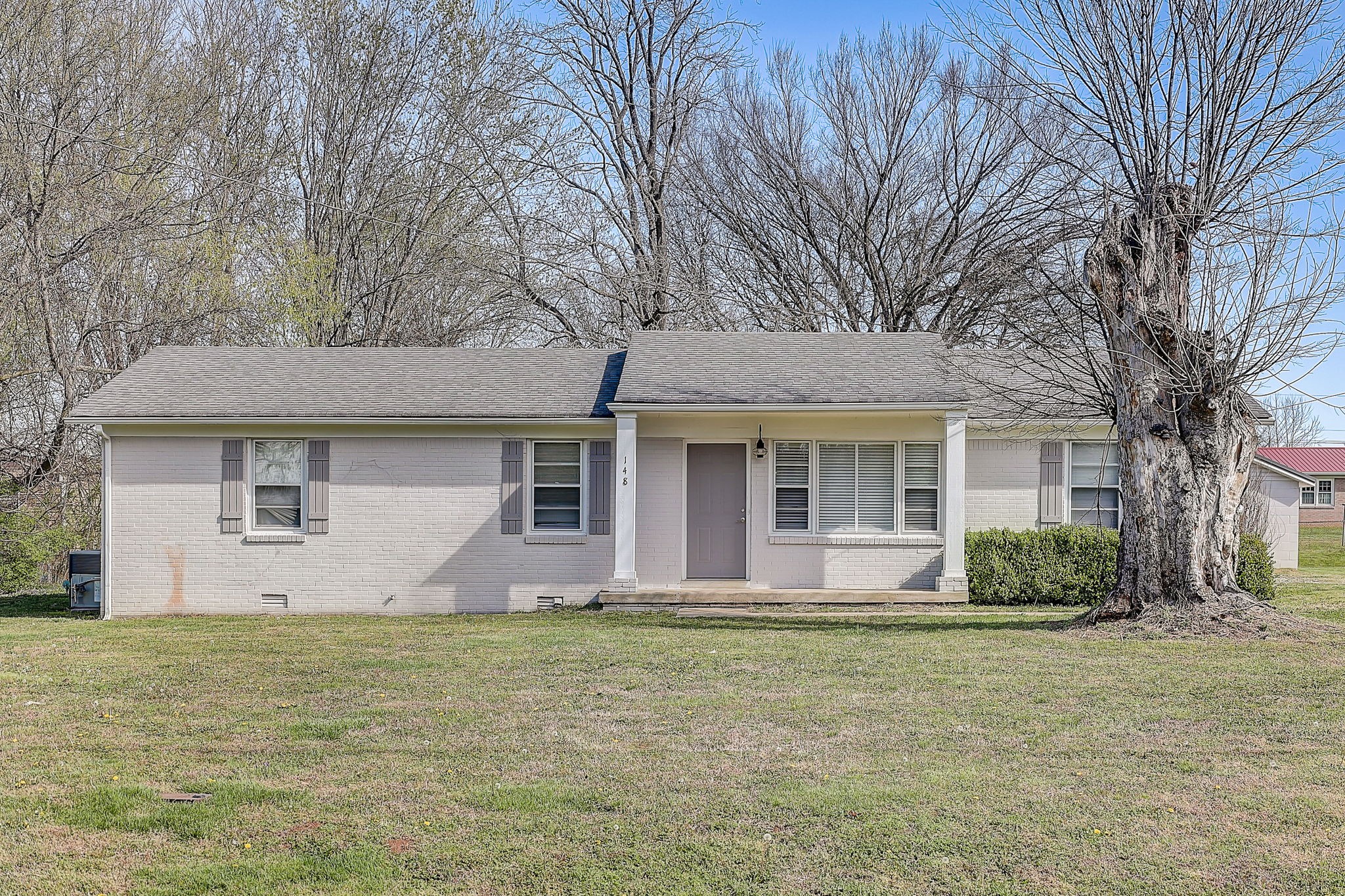 Napier Dr, Columbia, TN 38401