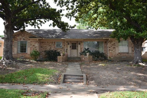 9944 Greenfield Dr, Dallas, TX, 75238-2602 | Card Image