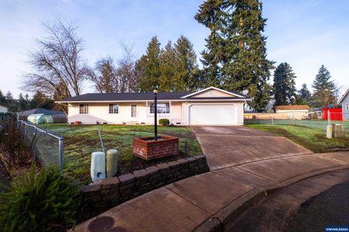 1046 26th Ct, Sweet Home, OR, 97386-2903 | Card Image